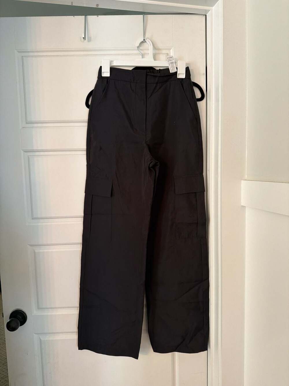 Zara High-Waisted Wide Leg Cargo Pants in Black Size XS